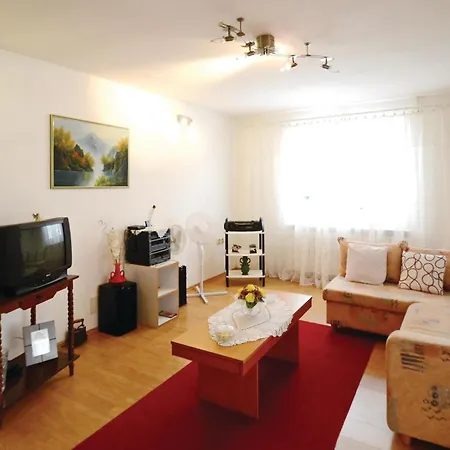 Superbe Maison D'une à Marceljani * Vinež