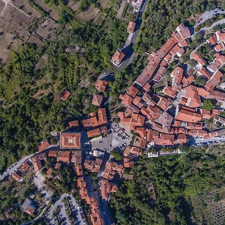 Superbe Maison D'une à Marceljani Vinež