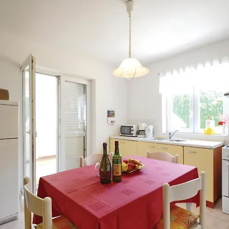Holiday home 1 Bedroom Amazing Home In Marceljani Vinez